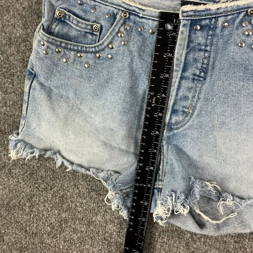 Wild Secret Denim Shorts Womens 9 Light Wash Studded Distressed‎ Frayed Hem